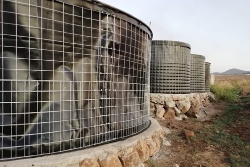 100,000 y 60,000 litros